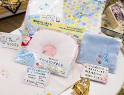 金曜ドラマ「コウノドリ」と西川リビングとの コラボ商品のマルチベビーケット、 新生児用まくら、ミニタオルの当店オリジナルセットです♪
